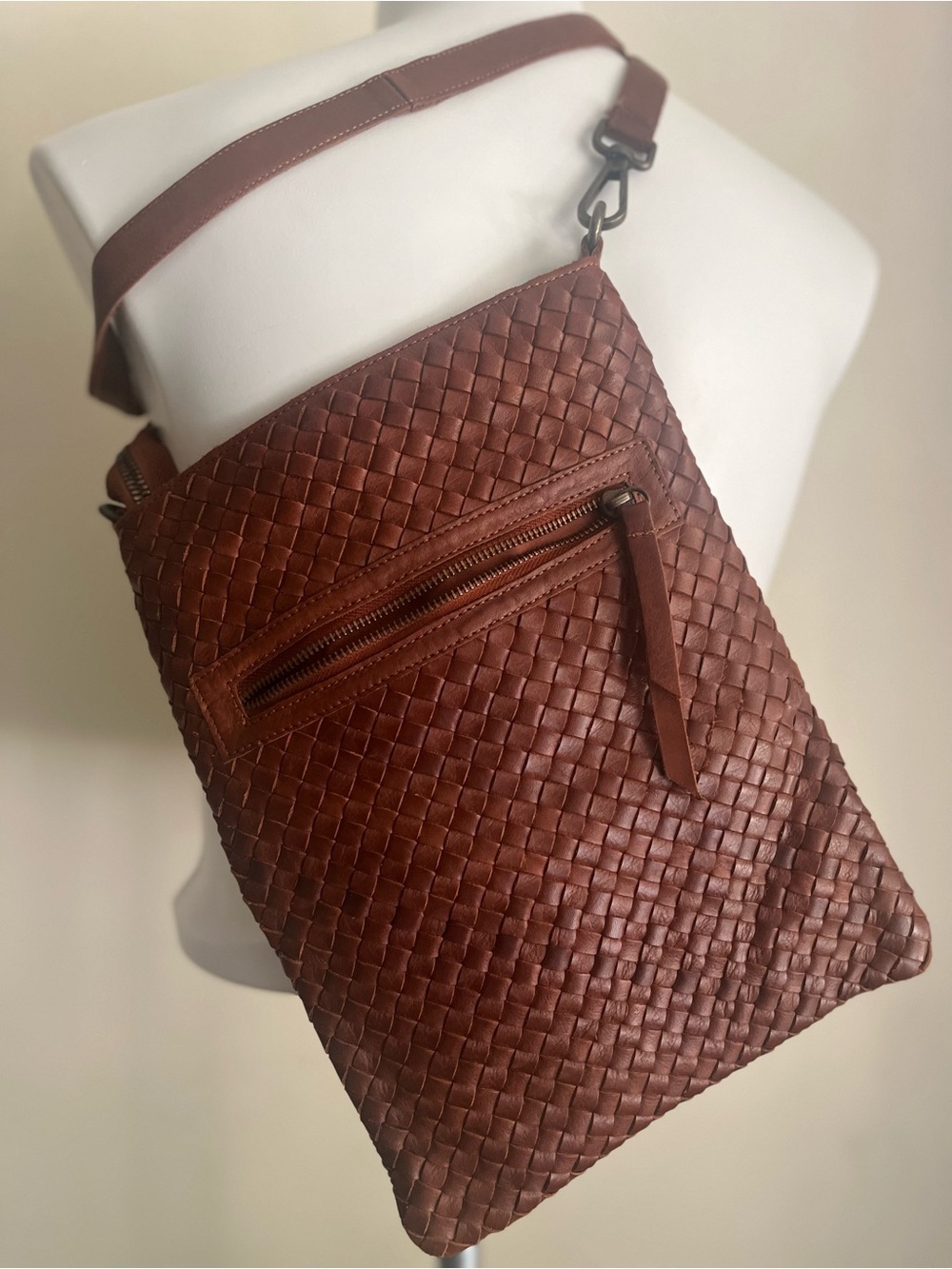 Vintage woven leather crossbody deep brown